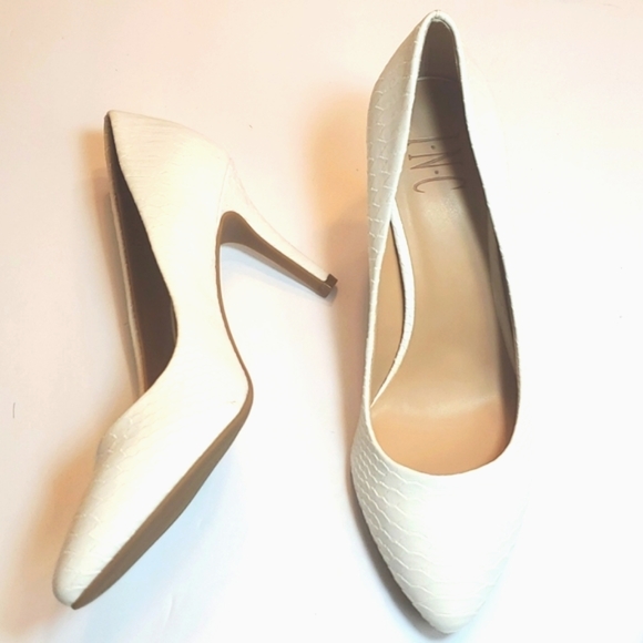 INC International Concepts Shoes - INC International Concept  size 6 1/2 White color Excellent condition